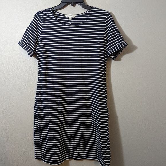 DAVI & DANI Dresses & Skirts - Davi & Dani T-shirt Dress